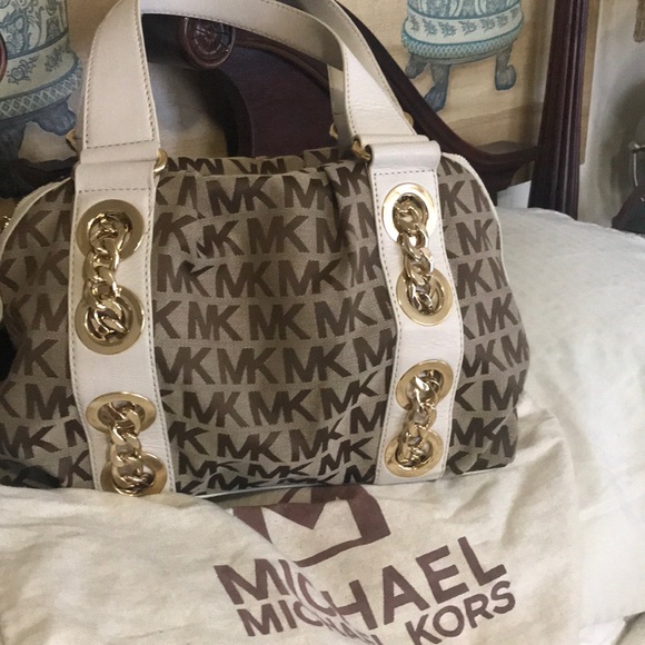 Michael Kors Handbags - Michael kors sachel